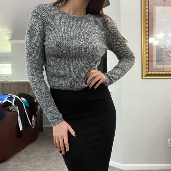 EUC Black and White Sweater Material Long Sleeve Crop Top - Picture 1 of 5